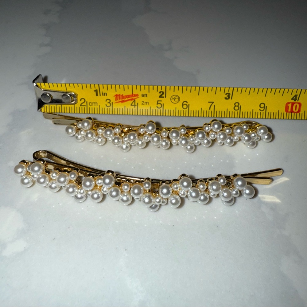 Elegant Pearl Hair Clips